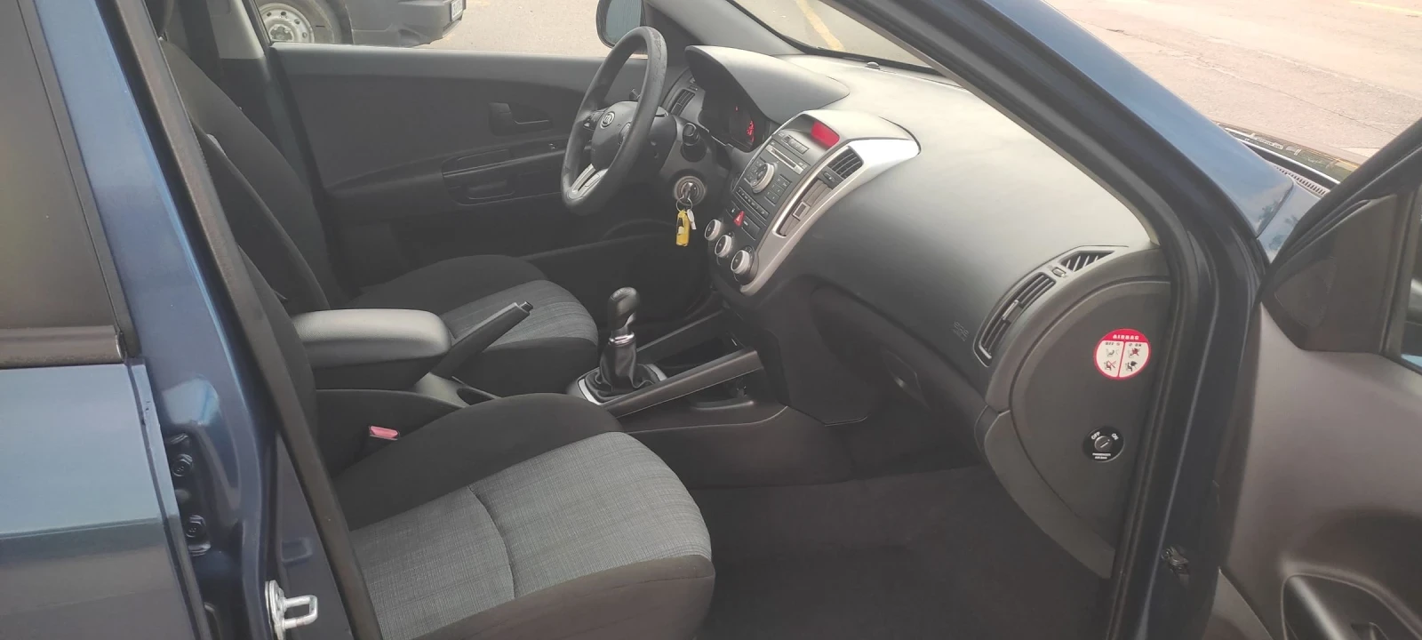 Kia Ceed 1.4i БЕНЗИН, снимка 12 - Автомобили и джипове - 51525394