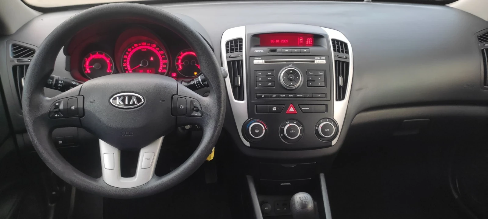 Kia Ceed 1.4i БЕНЗИН, снимка 14 - Автомобили и джипове - 51525394