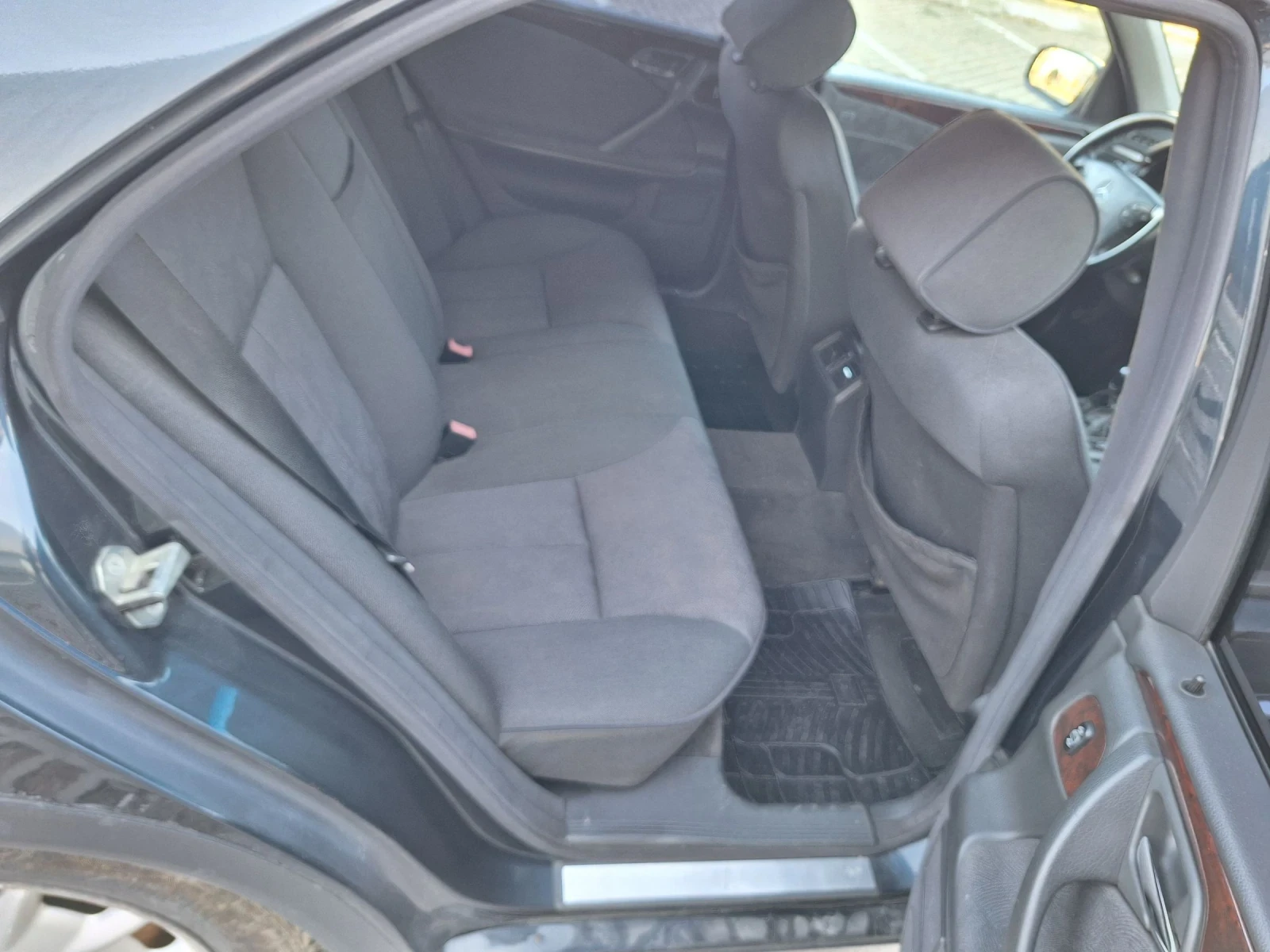 Mercedes-Benz E 220  - изображение 6