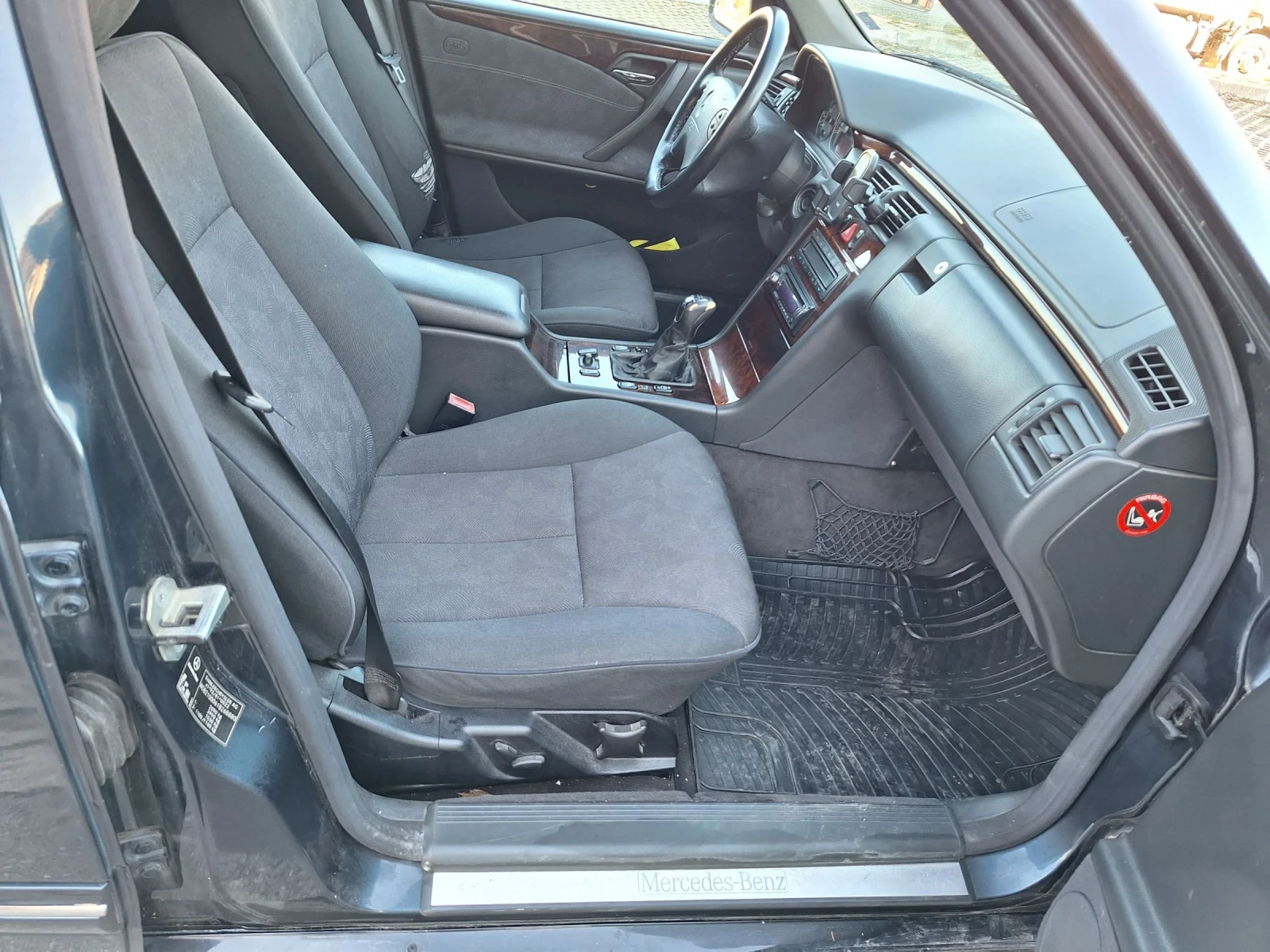 Mercedes-Benz E 220  - изображение 7