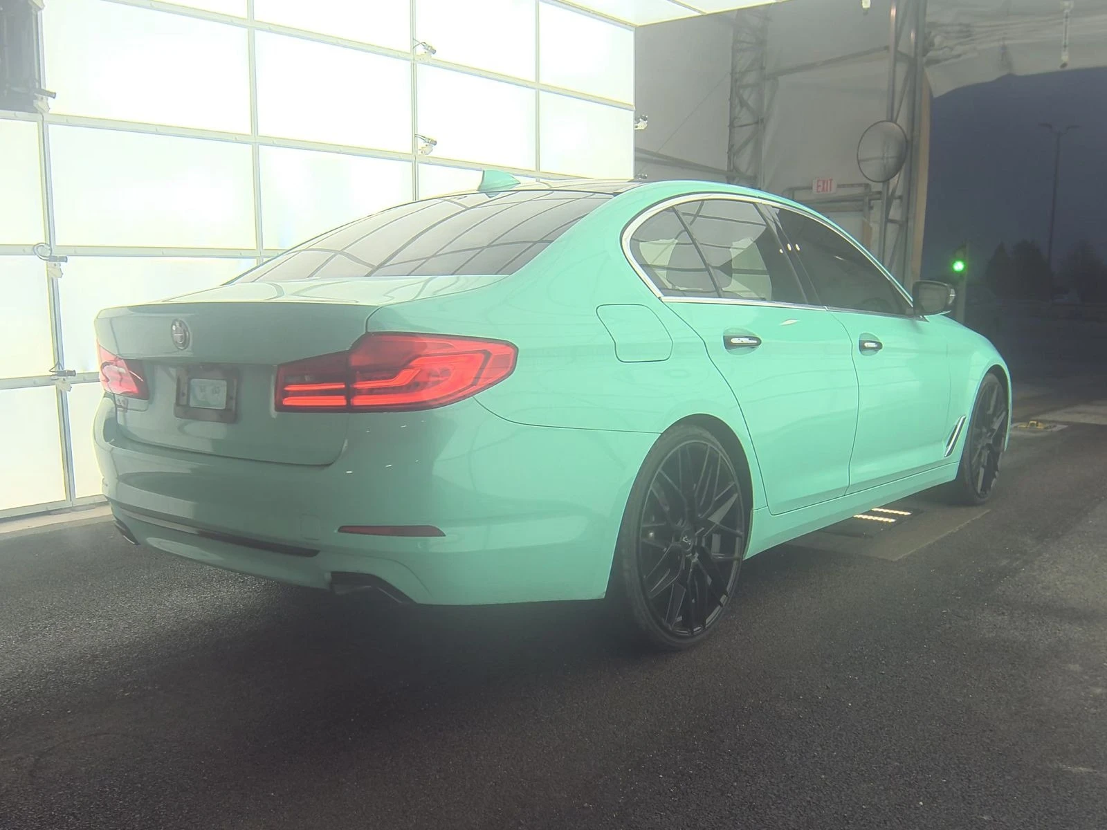 BMW 540 I xDrive * SUNROOF * SHADOW LINE * TIFFANY MINT - изображение 5