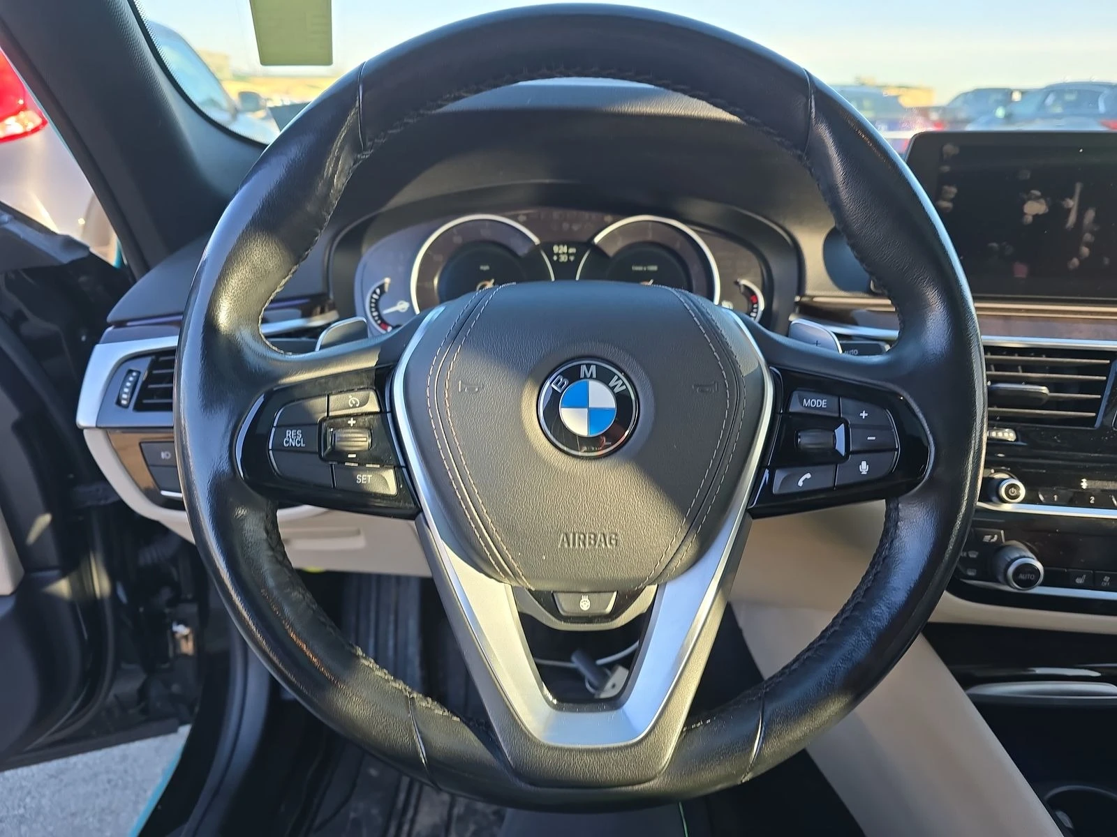 BMW 540 i xDrive * SUNROOF * SHADOW LINE * TIFFANY MINT | Mobile.bg   11