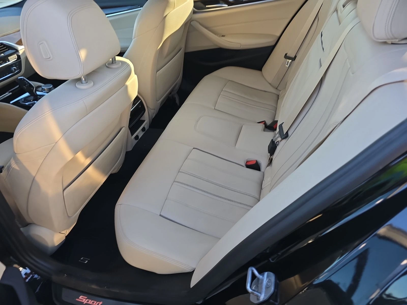 BMW 540 i xDrive * SUNROOF * SHADOW LINE * TIFFANY MINT | Mobile.bg   14