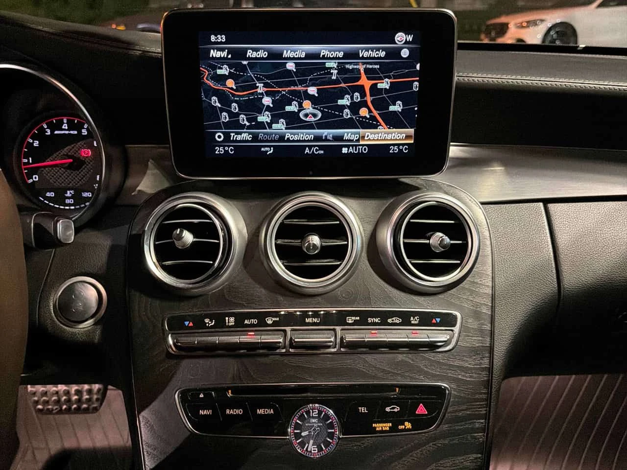 Mercedes-Benz C 63 AMG * S * ДИСТРОНИК * 360* BURMESTER * ПОДГРЕВИ - изображение 10