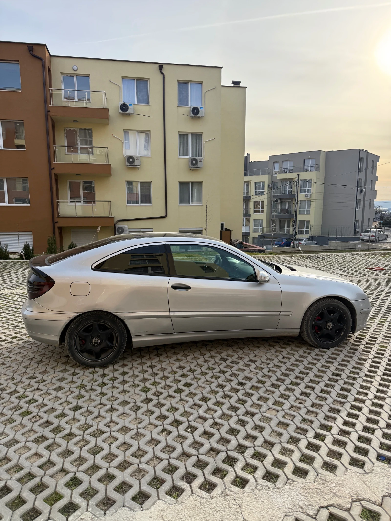 Mercedes-Benz C 200 Kompressor, снимка 2 - Автомобили и джипове - 53760432