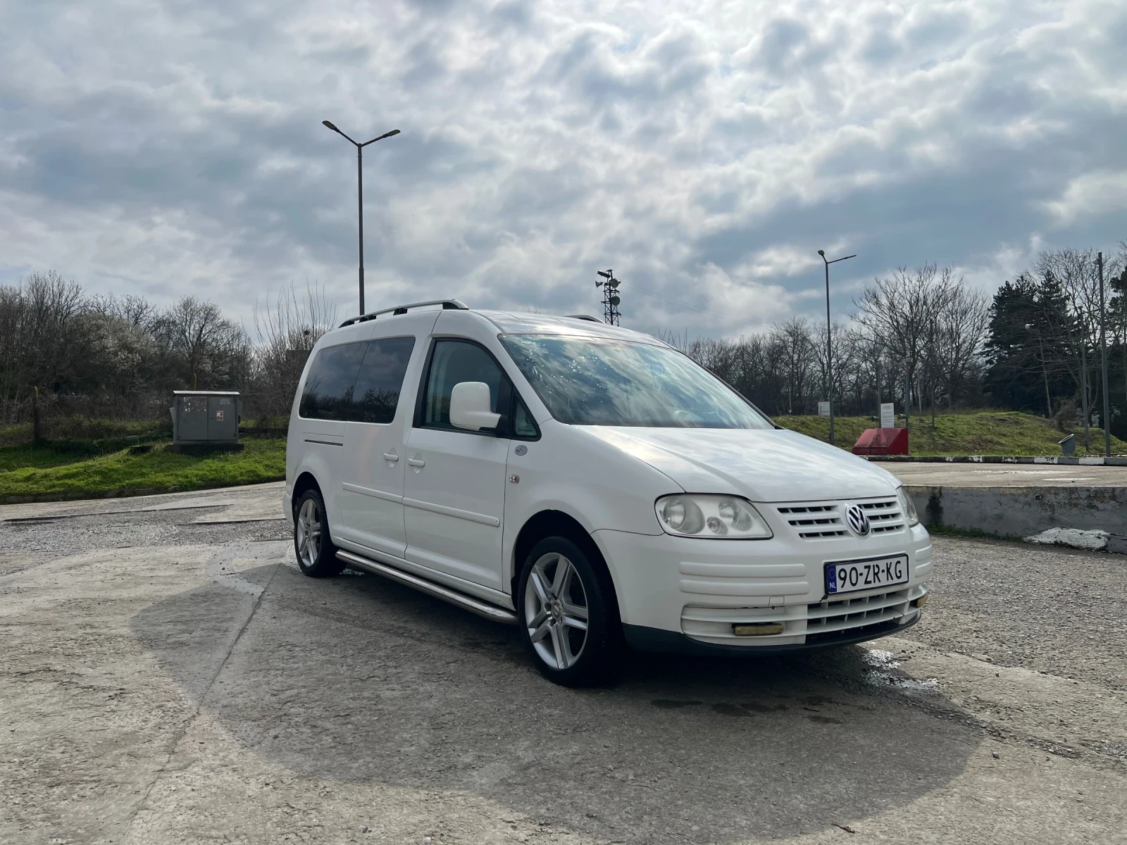 VW Caddy, снимка 3 - Автомобили и джипове - 54031145