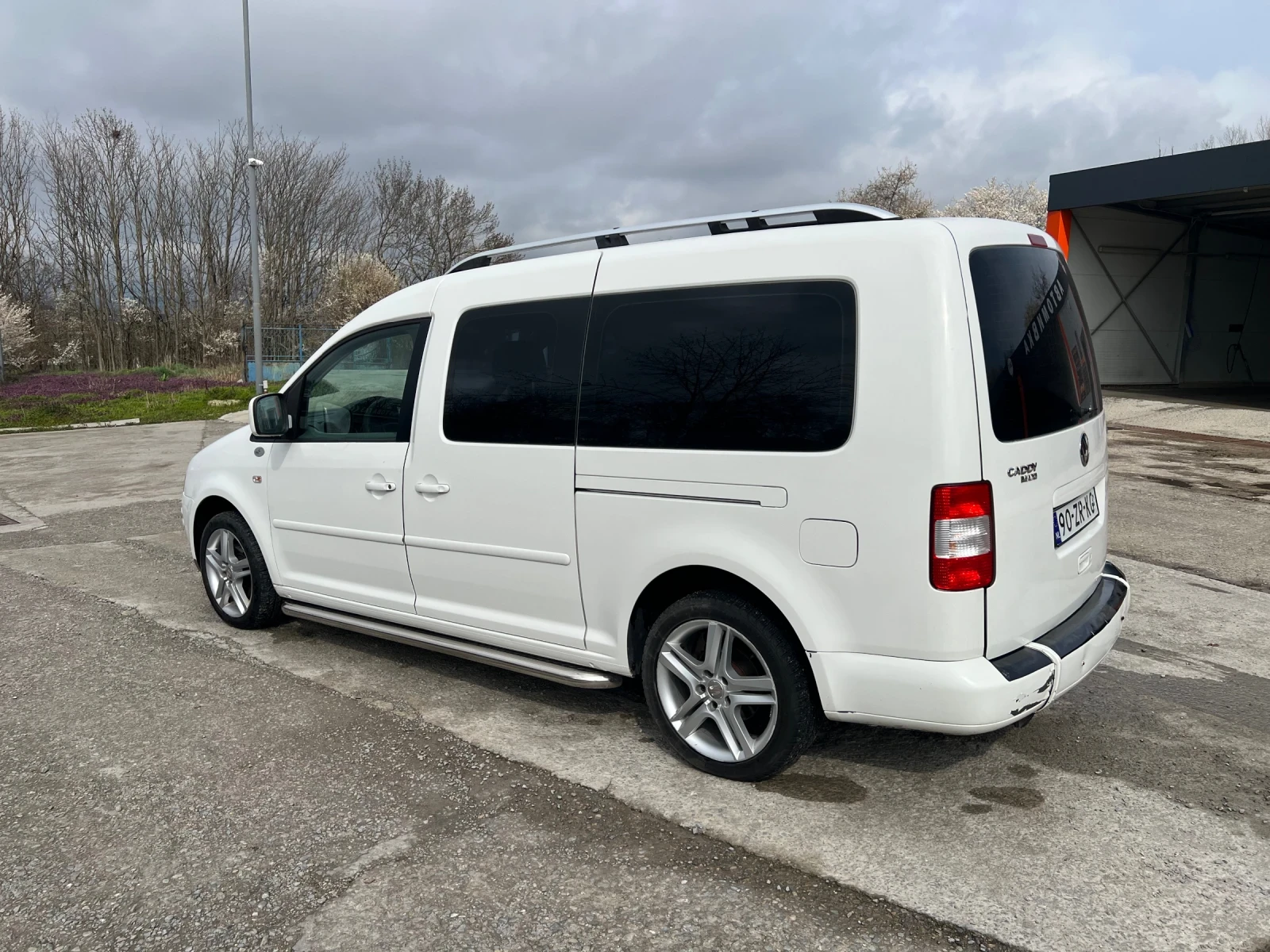 VW Caddy, снимка 5 - Автомобили и джипове - 54031145