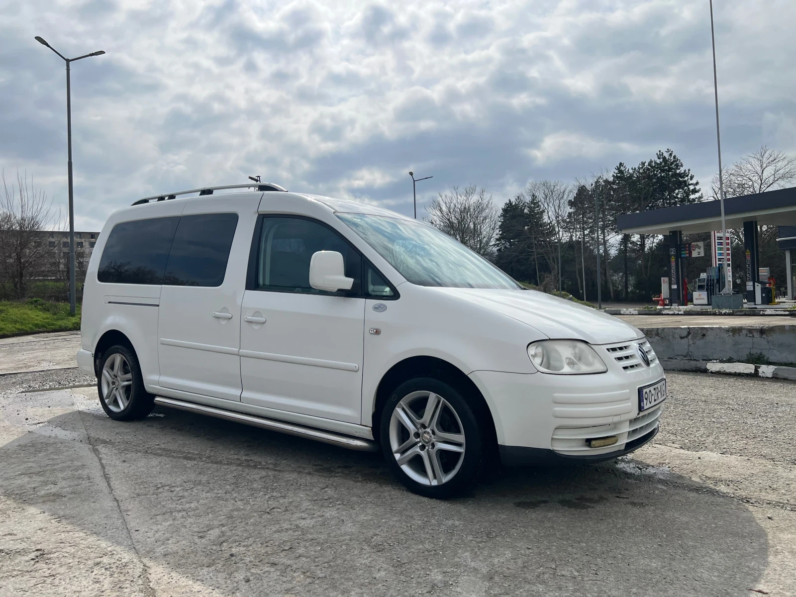 VW Caddy, снимка 2 - Автомобили и джипове - 54031145