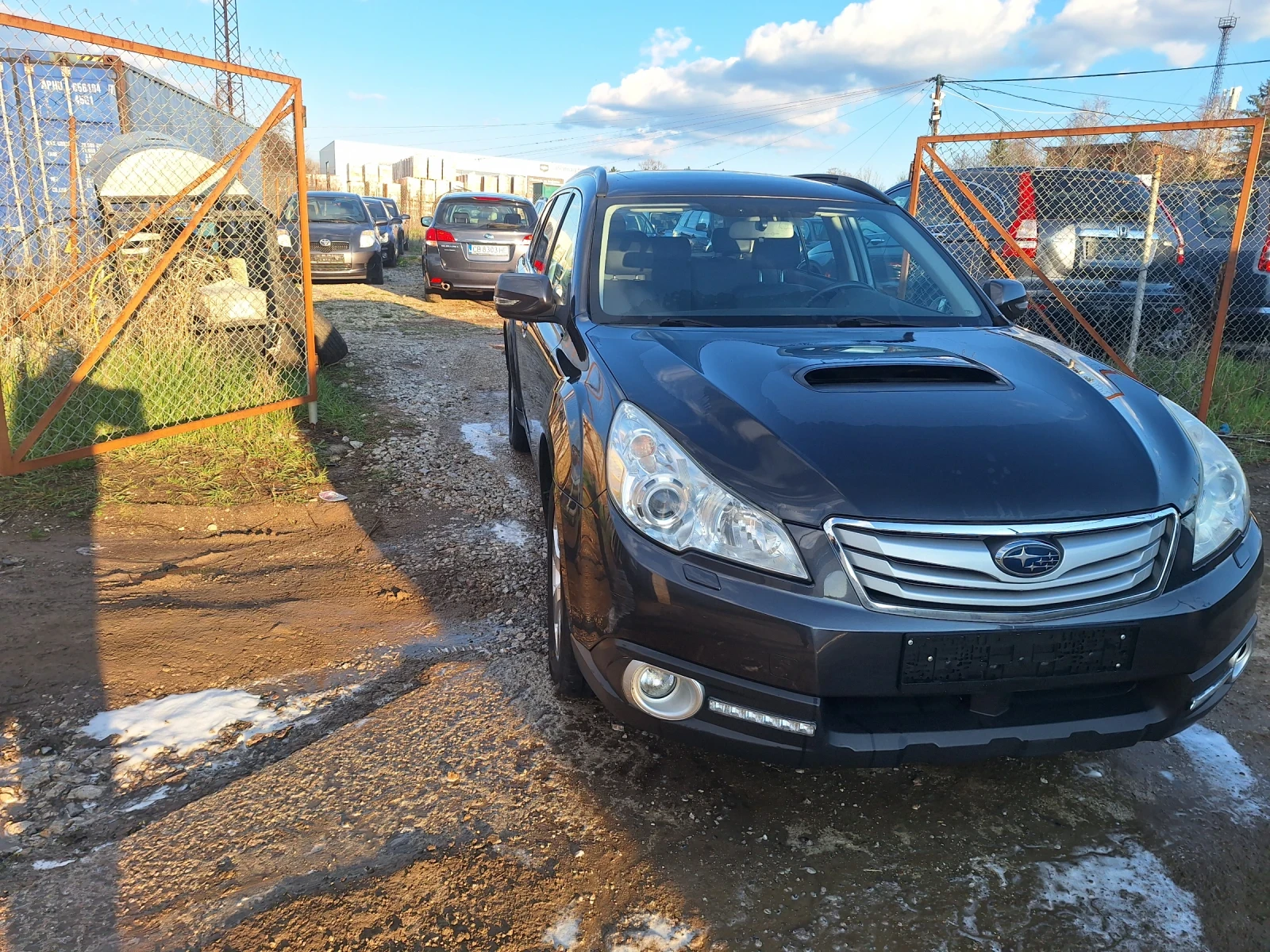 Subaru Outback 2.5 i, снимка 2 - Автомобили и джипове - 54102025