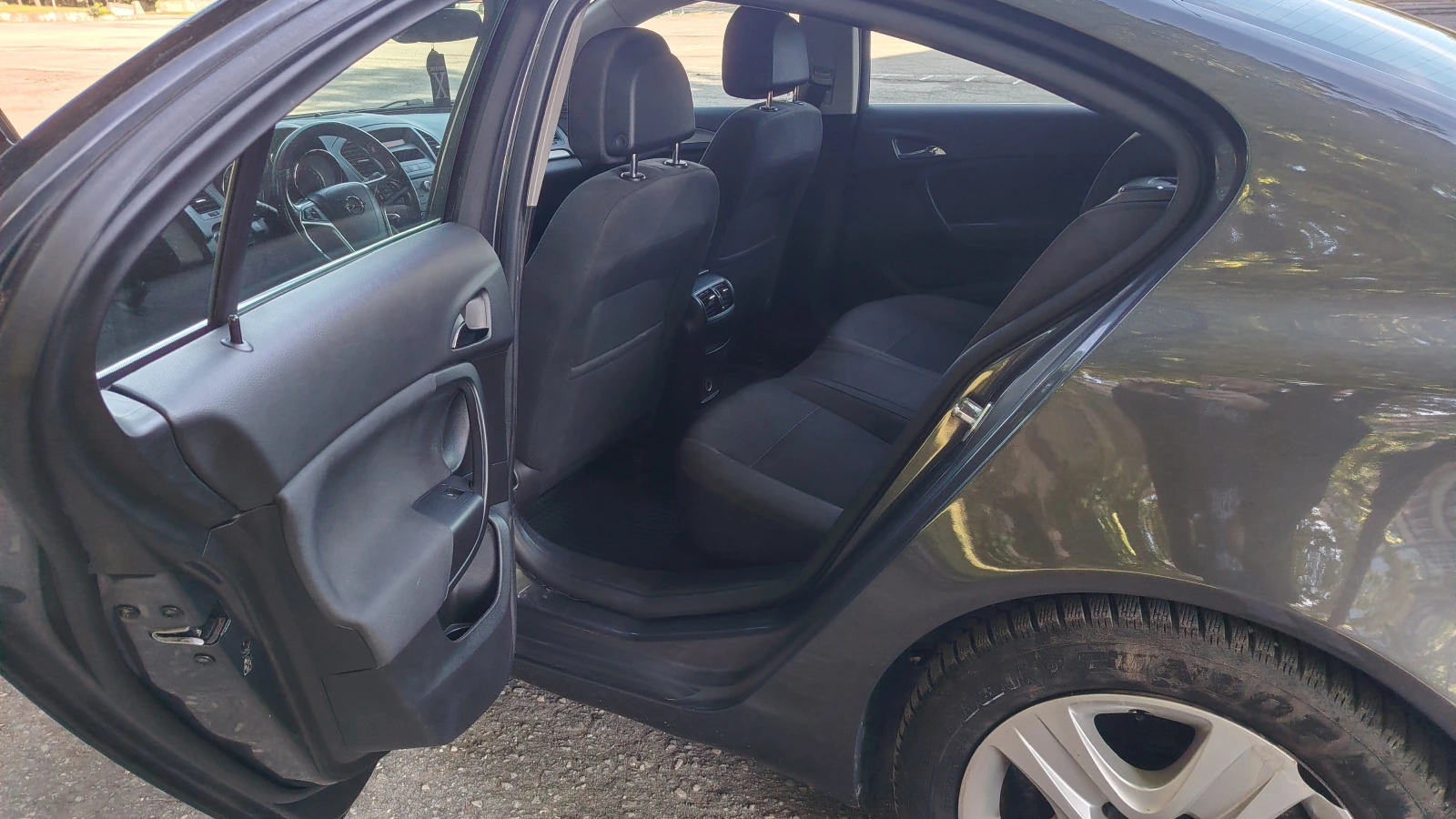 Opel Insignia 1, 8, снимка 12 - Автомобили и джипове - 54448214