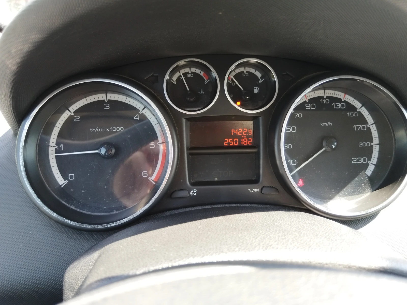 Peugeot 308, снимка 9 - Автомобили и джипове - 54490980