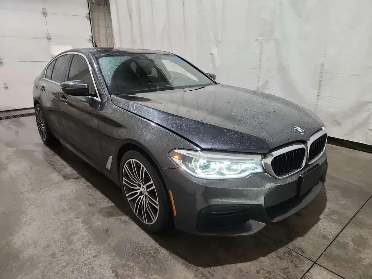 BMW 530 * M-Sport * LED фарове * 360 * Дистроник * , снимка 2 - Автомобили и джипове - 54758270