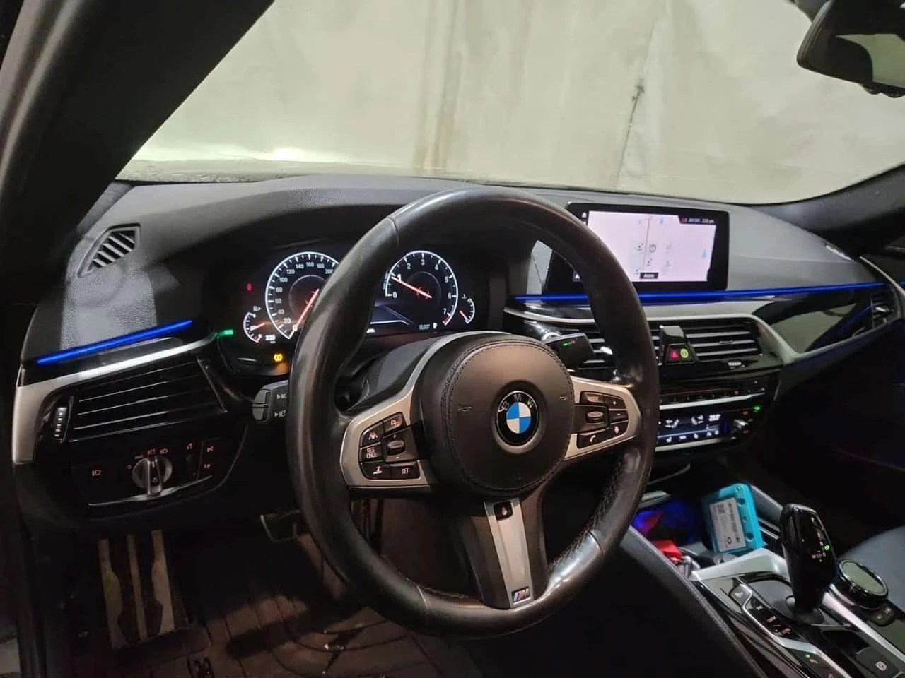 BMW 530 * M-Sport * LED фарове * 360 * Дистроник * , снимка 6 - Автомобили и джипове - 54758270