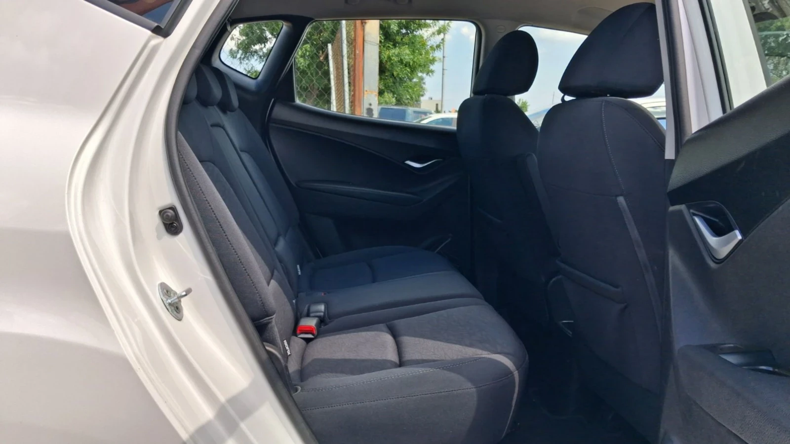 Hyundai Ix20 1.4i-LPG, снимка 11 - Автомобили и джипове - 55170237