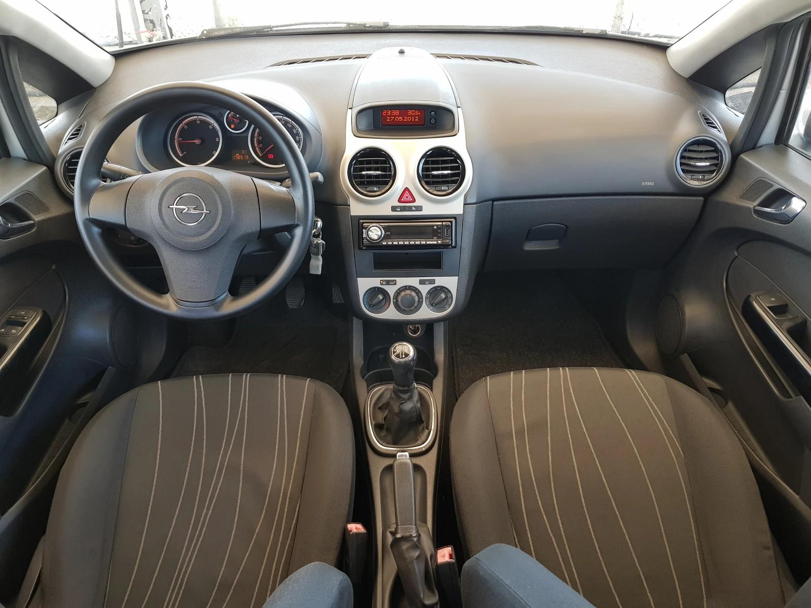 Opel Corsa 1.3 CDTI-75 к.с., снимка 10 - Автомобили и джипове - 55189972