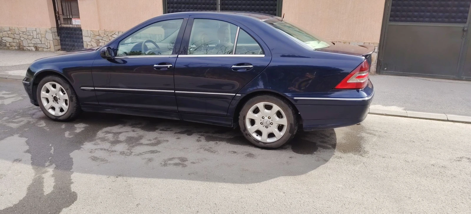 Mercedes-Benz C 200, снимка 3 - Автомобили и джипове - 56512988