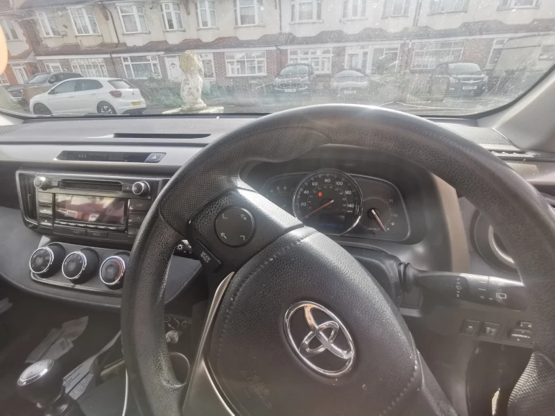 Toyota Rav4, снимка 8 - Автомобили и джипове - 47619628