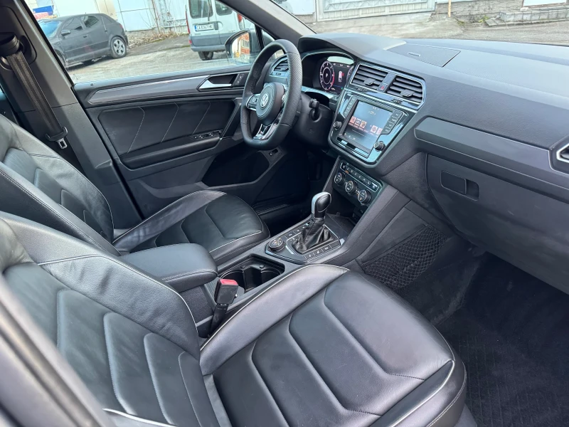 VW Tiguan 2.0TDI 240ks R LINE 4х4 EXECUTIVE , снимка 17 - Автомобили и джипове - 49520364