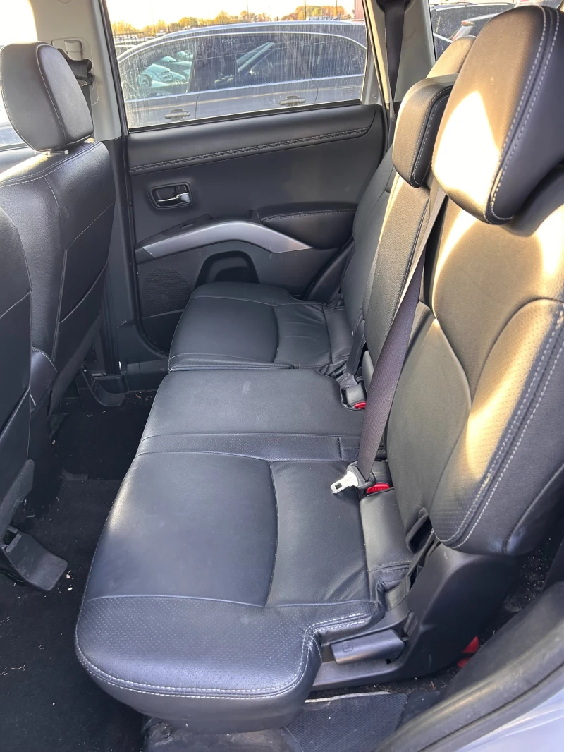 Mitsubishi Outlander 2.2DI-D 4WD AVTOMAT/KOJA/NAVI/KAMERA EURO 5, снимка 10 - Автомобили и джипове - 52247884