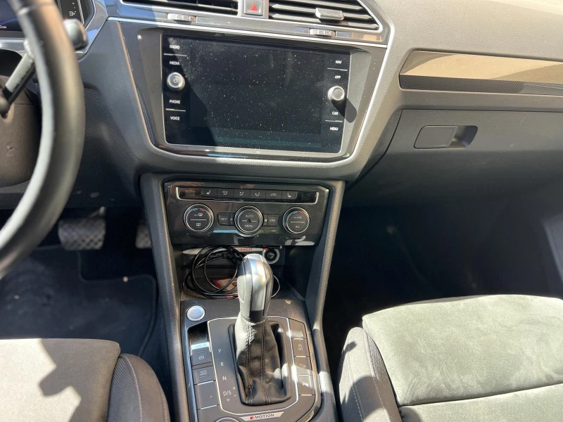 VW Tiguan, снимка 9 - Автомобили и джипове - 53067550