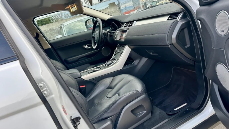 Land Rover Evoque 2.2TD4 4x4 Автомат! Перфектен!!!, снимка 11 - Автомобили и джипове - 53261089