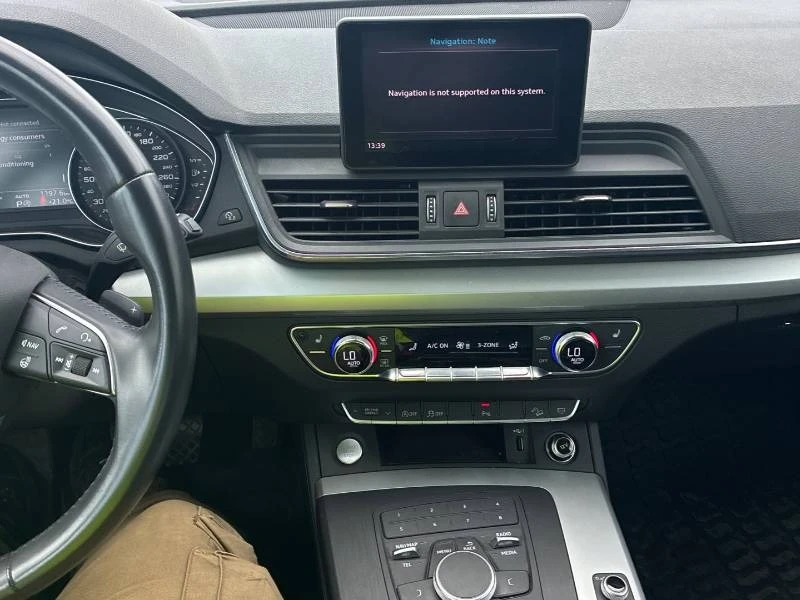Audi Q5 * KOMFORT * ОПЦИЯ ЗА ФИНАНСИРАНЕ * CARFAX, снимка 9 - Автомобили и джипове - 55434449
