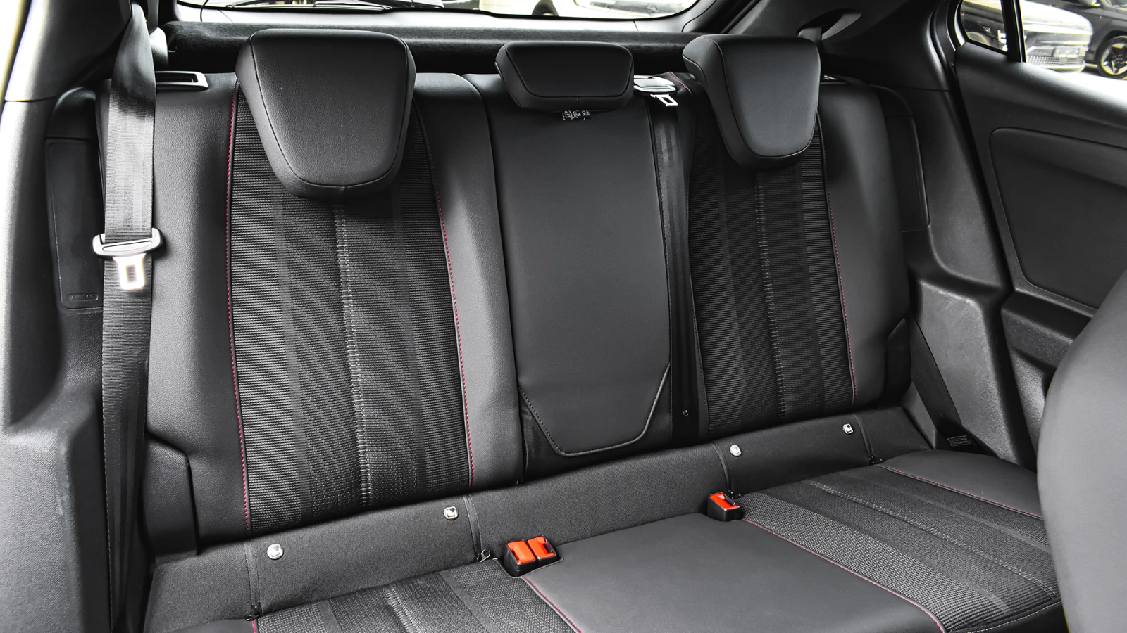 Opel Mokka e-GS Line 50 kWh, снимка 11 - Автомобили и джипове - 53816643