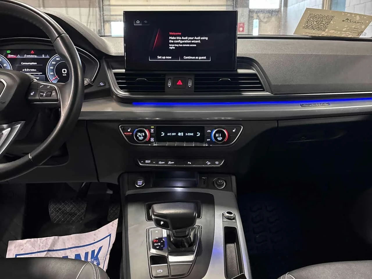 Audi Q5 Progressiv | PANO | KEYLESS | CARFAX, снимка 9 - Автомобили и джипове - 53928479