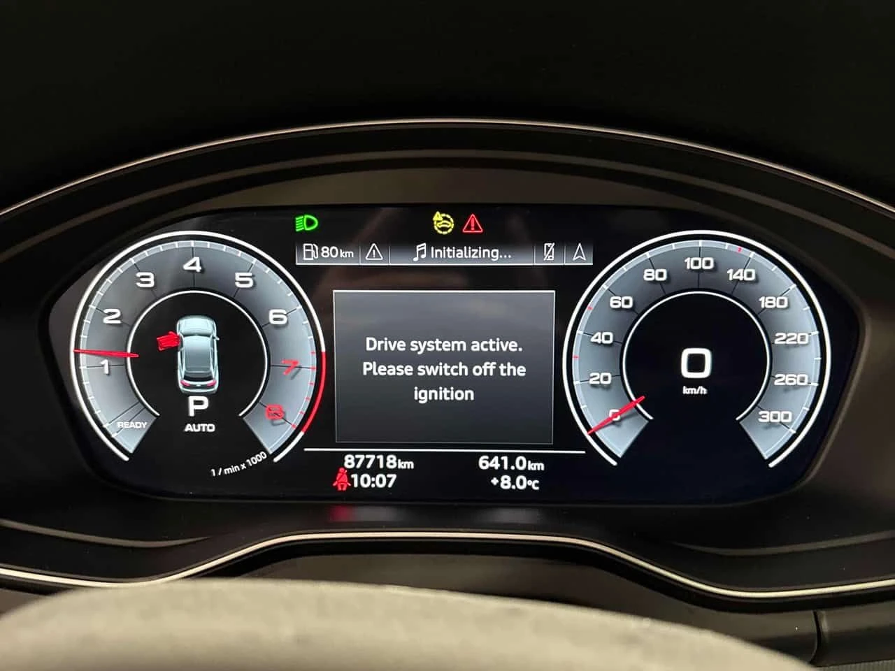 Audi Q5 Progressiv | PANO | KEYLESS | CARFAX, снимка 8 - Автомобили и джипове - 53928479