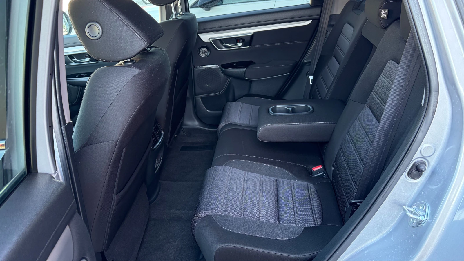 Honda Cr-v 2.0 Hev, снимка 9 - Автомобили и джипове - 54120614