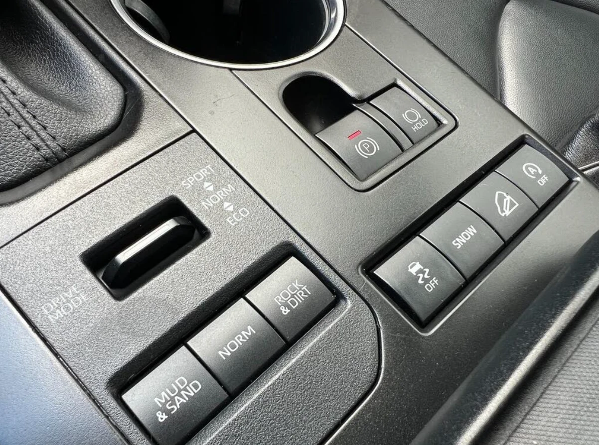 Toyota Highlander AWD* Multi-Terrain* Камера* м.Точки* УНИКАТ, снимка 12 - Автомобили и джипове - 55180782