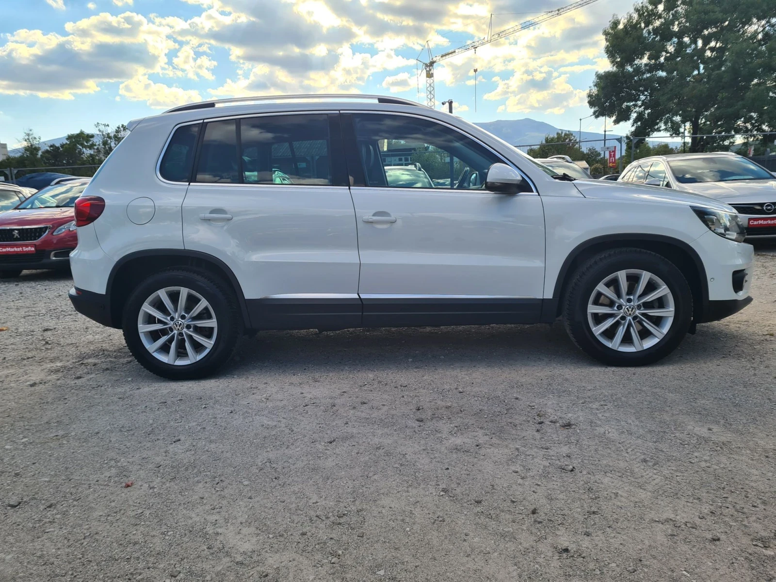 VW Tiguan 2.0TDi 140p.s  / EVRO 5B , снимка 4 - Автомобили и джипове - 56265573