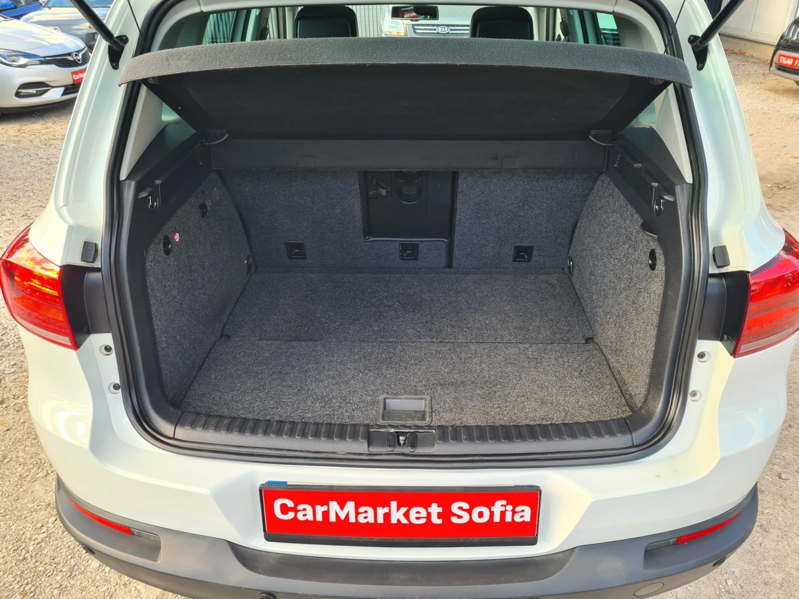 VW Tiguan 2.0TDi 140p.s  / EVRO 5B , снимка 11 - Автомобили и джипове - 56265573