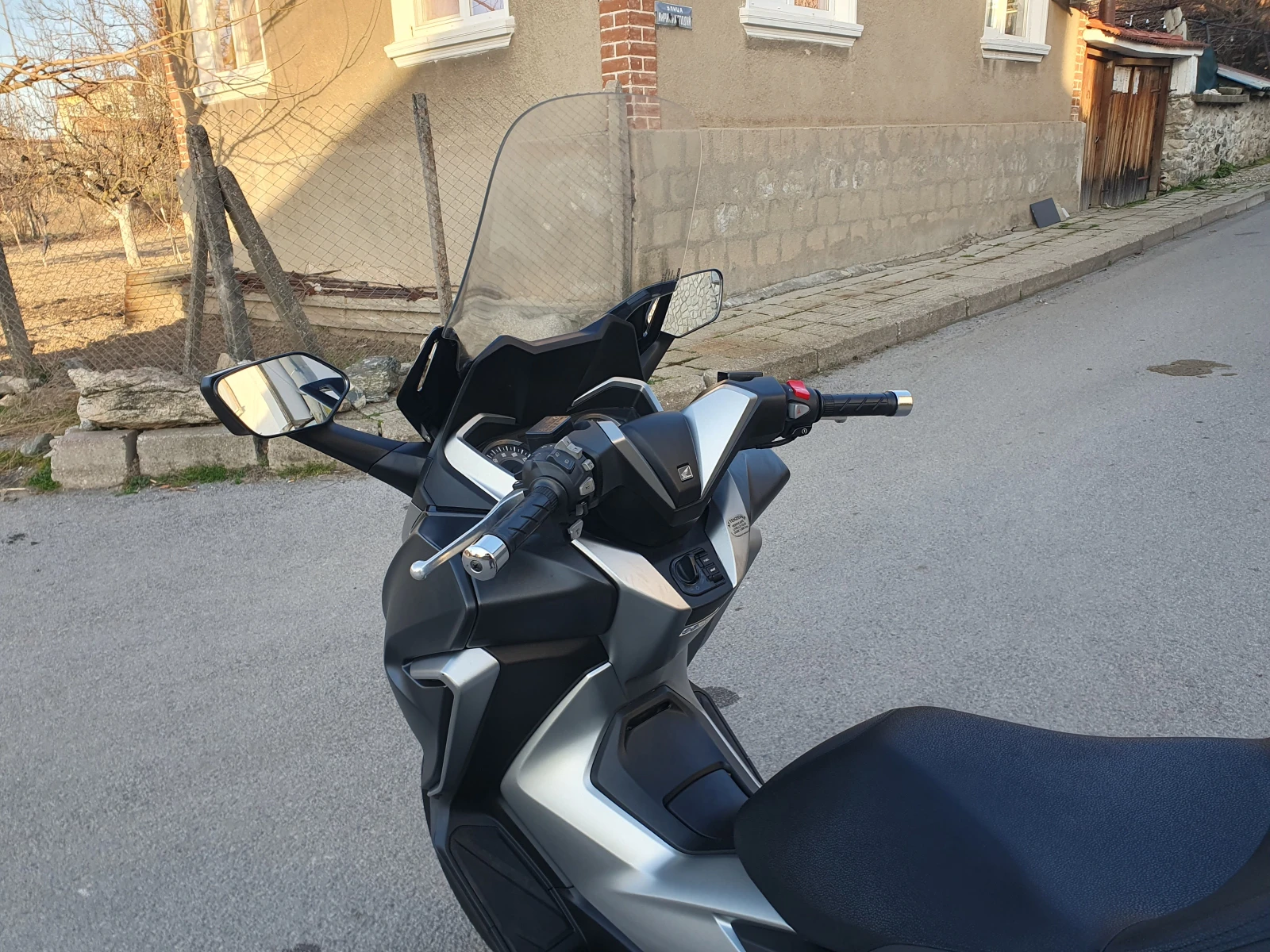 Honda Forza 300i ABS TCS LED Keyless, снимка 13 - Мотоциклети и мототехника - 49370809