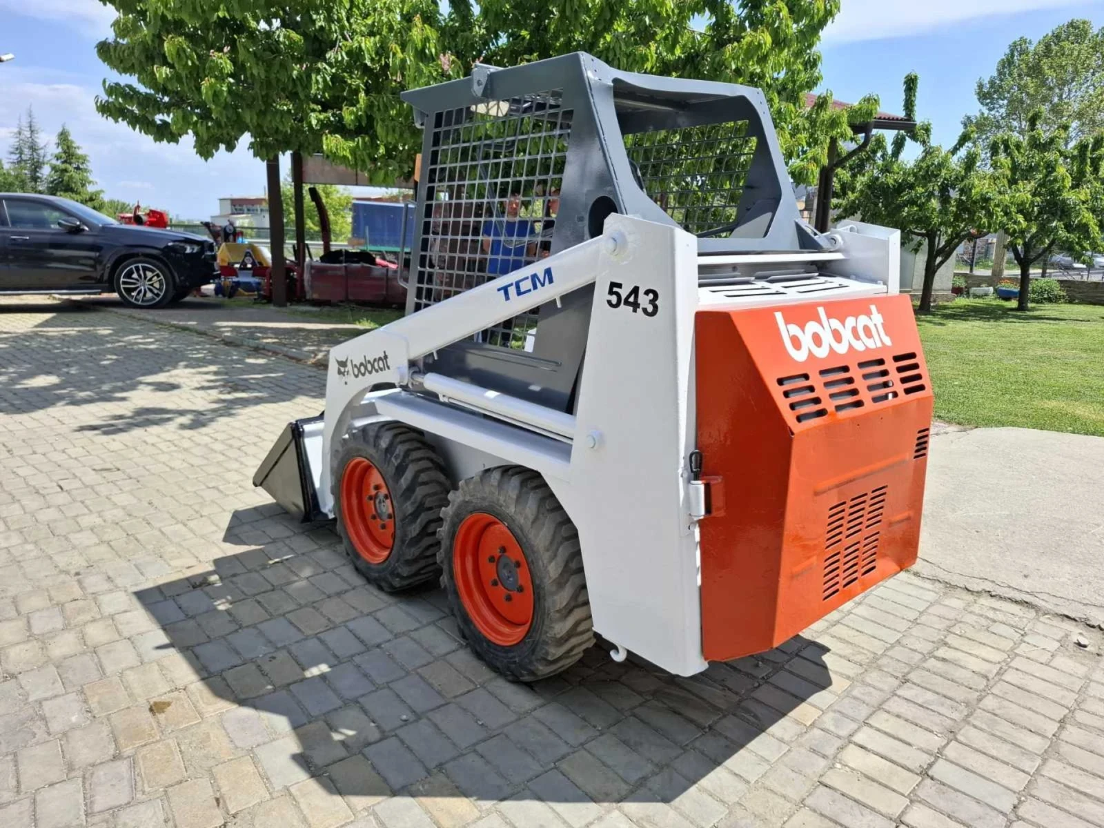 Мини челни товарачи Bobcat 543 - изображение 2