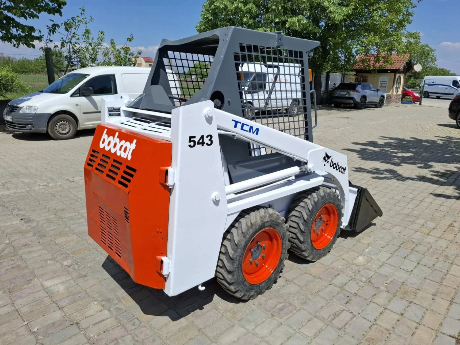 Мини челни товарачи Bobcat 543 - изображение 4
