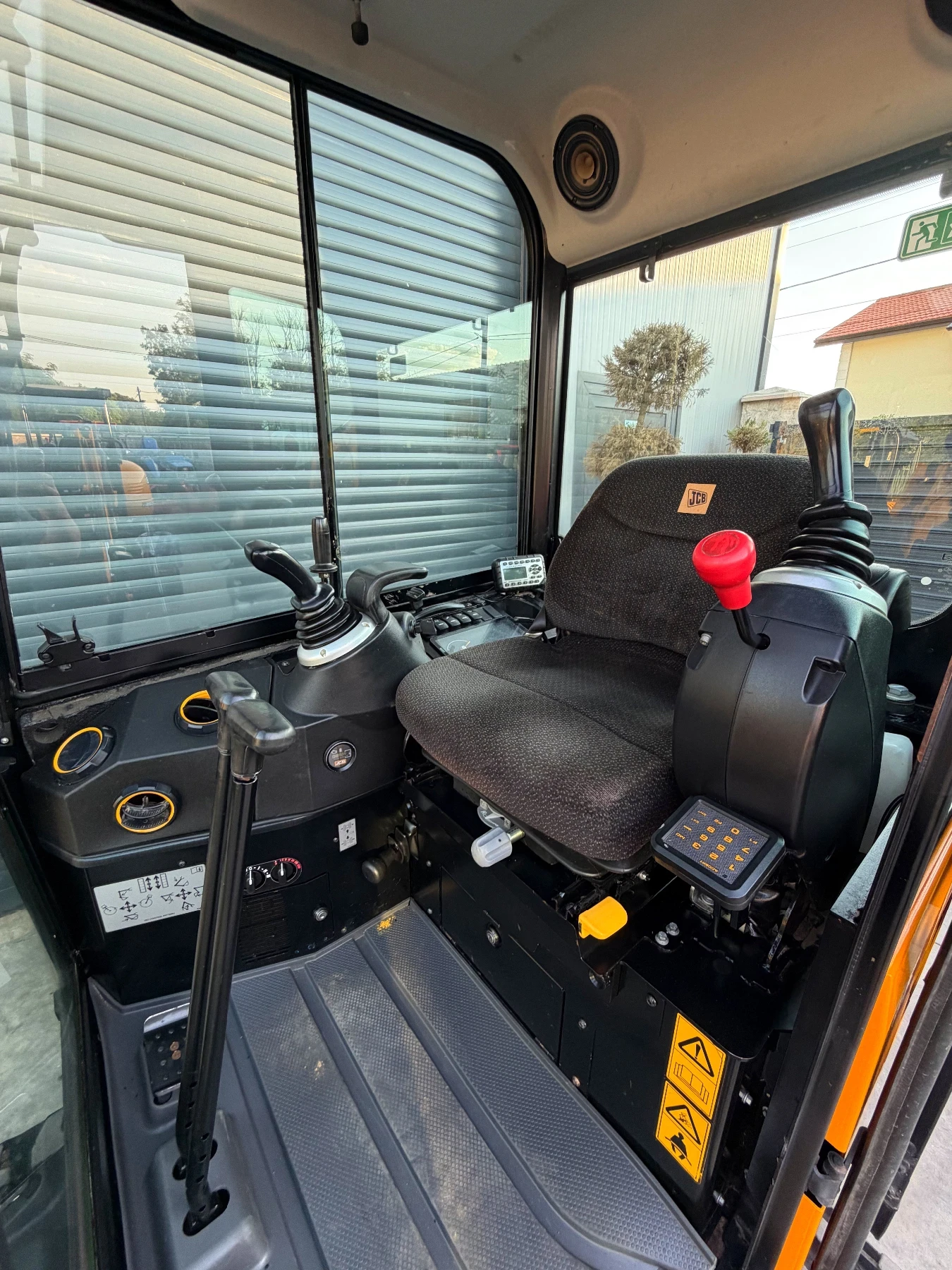 Багер JCB 16C 322мч. 2023г. 2 БРОЯ, снимка 9 - Индустриална техника - 55535556