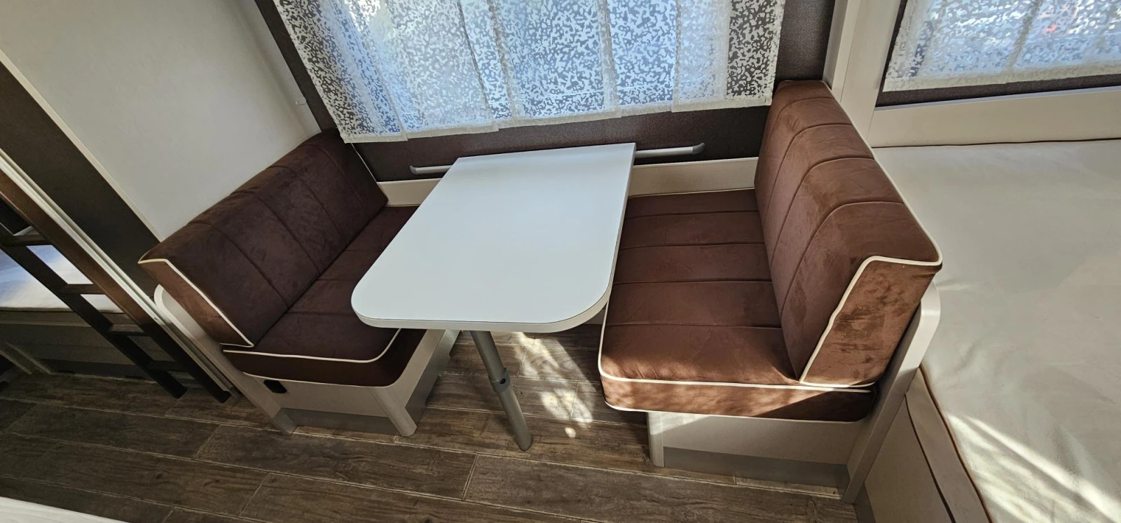 Каравана Dethleffs C-GO, снимка 2 - Каравани и кемпери - 55545099