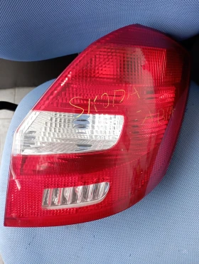 Оригинален десен стоп за Шкода фабия 2 2007-2014г...5J6945112...., снимка 1