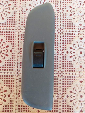 Конзола с копче за ел стъкла за Toyota Rav 4 / 2001 - 2005