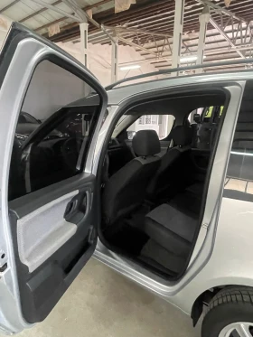 Skoda Roomster 1.4i/SCOUT/Подгрев/Клима/ГЕРМАНИЯ/НОВ!!!, снимка 15