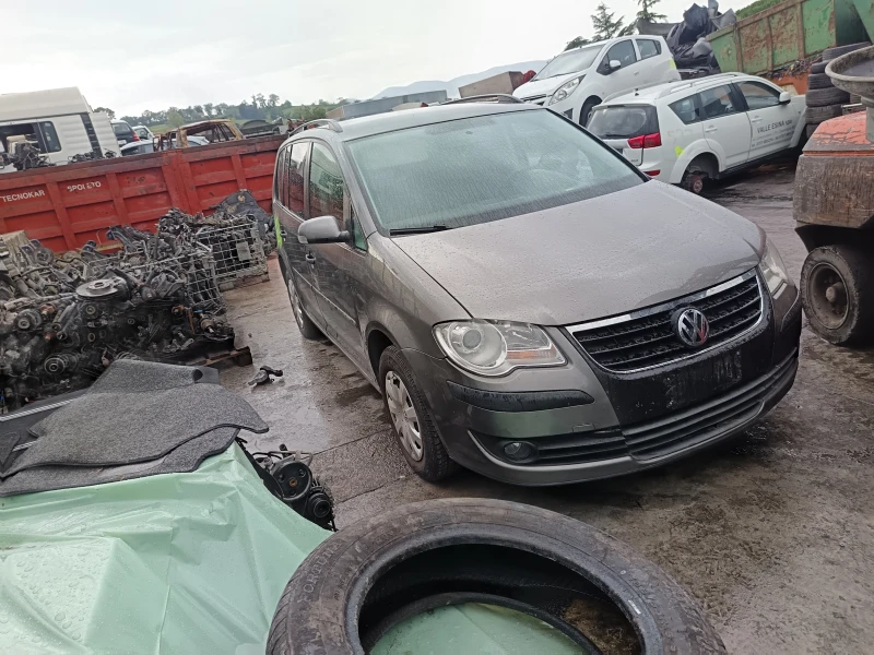 VW Touran bsx metan, снимка 1 - Автомобили и джипове - 45841760