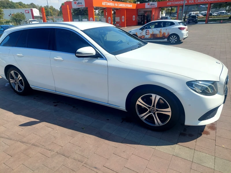 Mercedes-Benz E 220, снимка 7 - Автомобили и джипове - 47961782