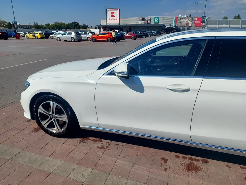 Mercedes-Benz E 220, снимка 5 - Автомобили и джипове - 47961782