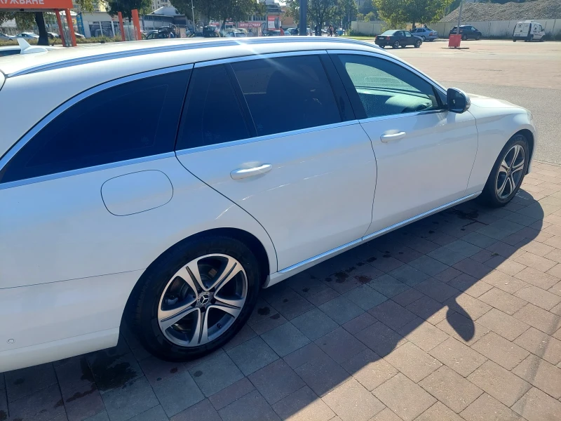 Mercedes-Benz E 220, снимка 3 - Автомобили и джипове - 47961782