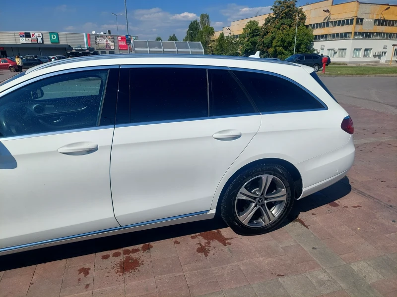 Mercedes-Benz E 220, снимка 4 - Автомобили и джипове - 47961782