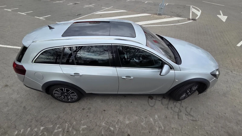 Opel Insignia Country Tourer 4x4, снимка 5 - Автомобили и джипове - 52403315