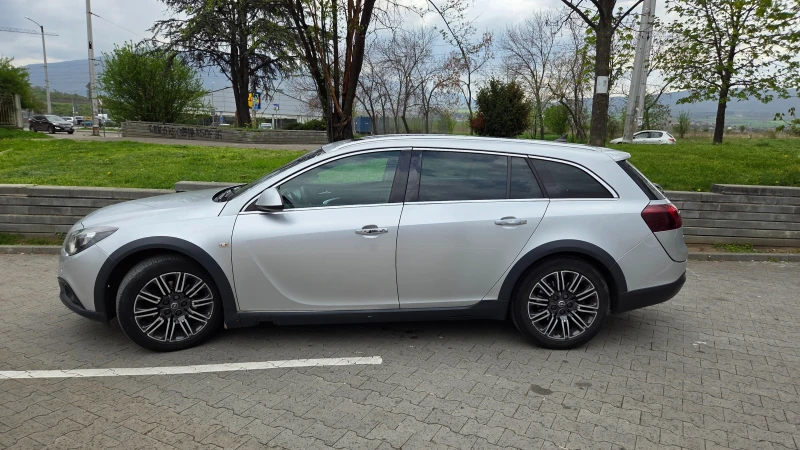 Opel Insignia Country Tourer 4x4, снимка 2 - Автомобили и джипове - 52403315