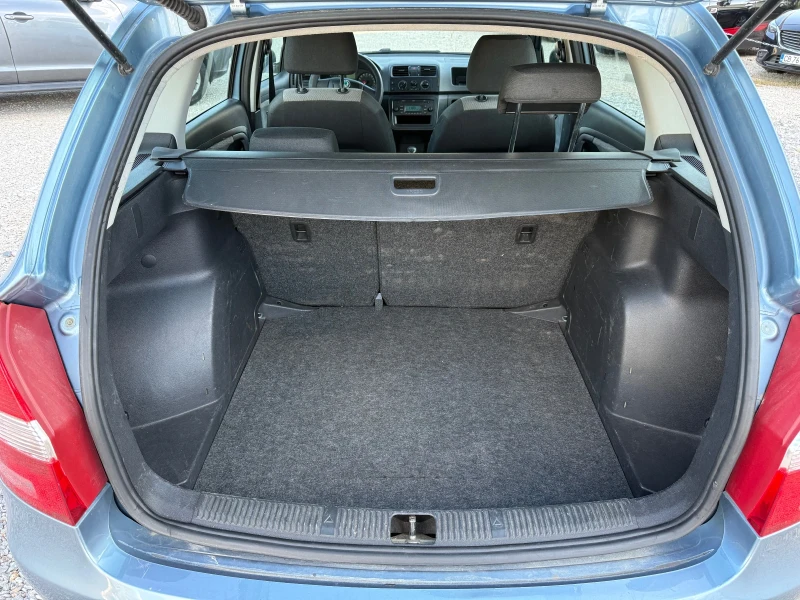 Skoda Fabia 1.2i HTP, снимка 10 - Автомобили и джипове - 51777288