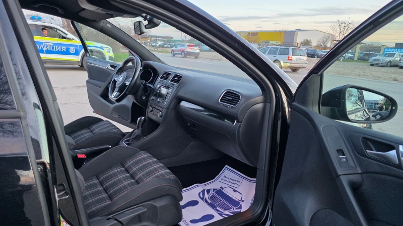 VW Golf GTI/НА КОЛЕДНА ЦЕНА, снимка 14 - Автомобили и джипове - 52818010